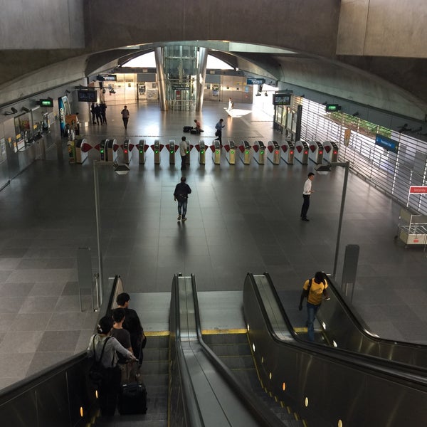 Photo taken at Expo MRT Interchange (CG1/DT35) by SwINg P. on 3/13/2019
