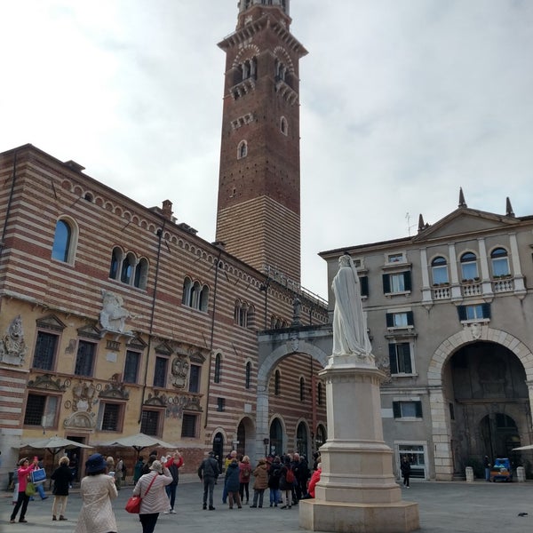 Piazza dei Signori - Praça em Verona