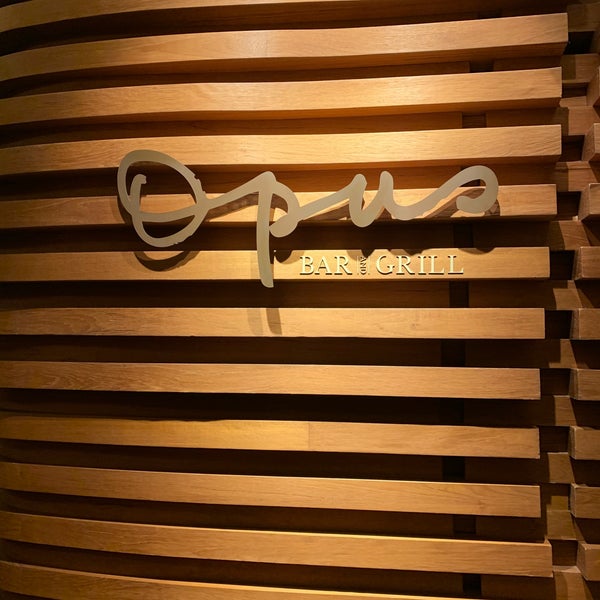 Foto diambil di Opus Bar &amp; Grill oleh セレステ pada 11/15/2020