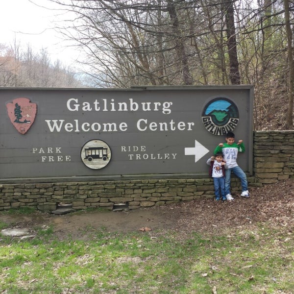 Das Foto wurde bei Gatlinburg Welcome Center von Joel S. am 3/12/2014 aufgenommen