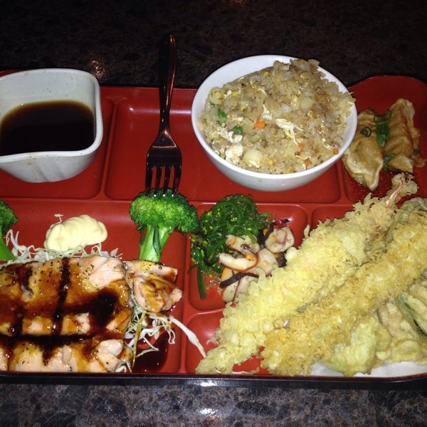 Das Foto wurde bei Nagoya Japanese Restaurant &amp; Sushi Bar von Bonnie L. am 2/6/2014 aufgenommen
