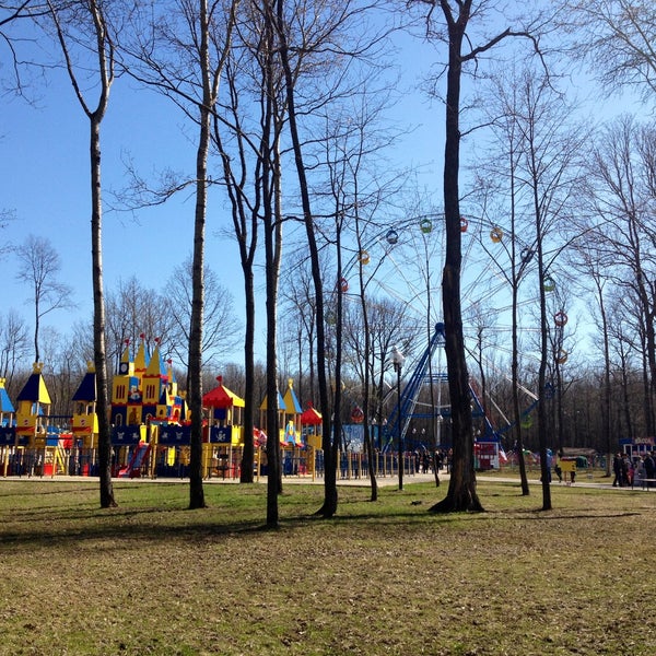 Парк в пролетарском районе