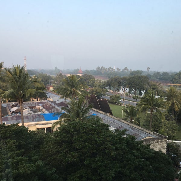 Das Foto wurde bei Hilton Mandalay von Sean.T am 12/14/2015 aufgenommen