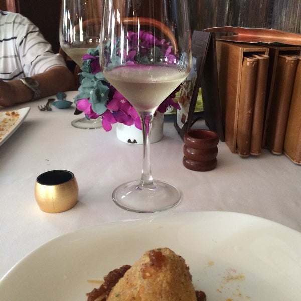 5/17/2015 tarihinde Guadalupe M.ziyaretçi tarafından Fussion Restaurante&amp;Taller'de çekilen fotoğraf
