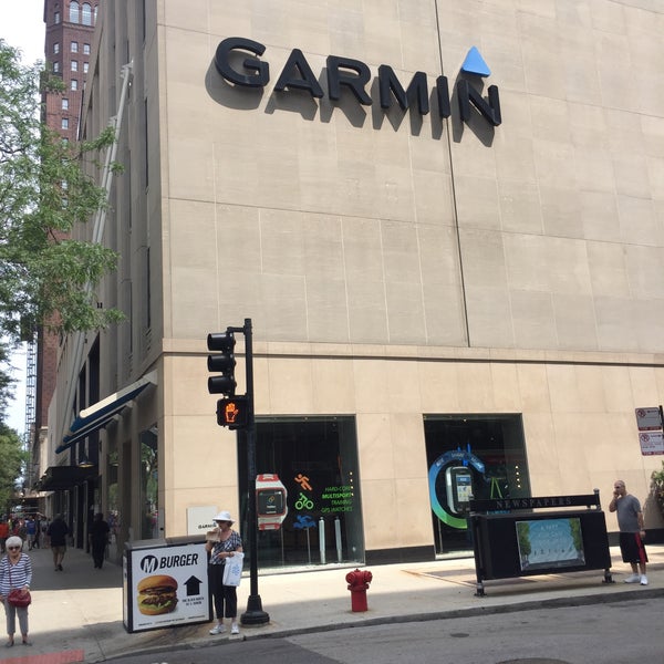 รูปภาพถ่ายที่ The Garmin Store โดย Beto L. เมื่อ 7/28/2015