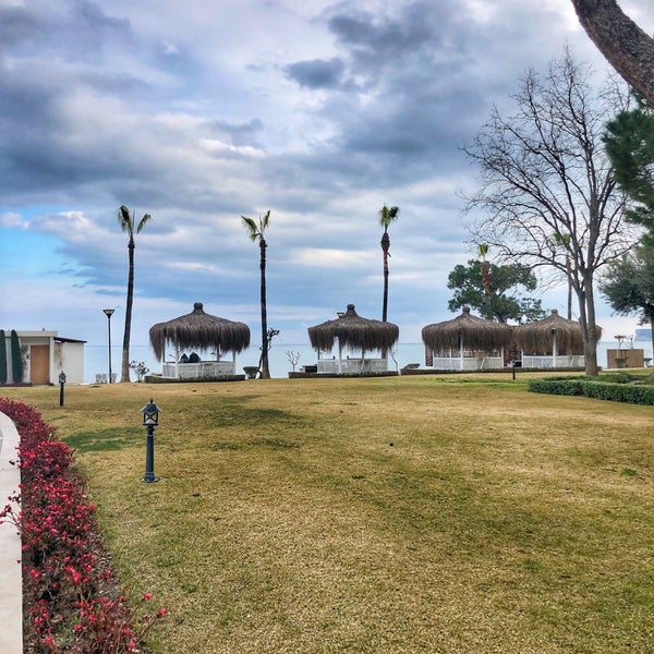 รูปภาพถ่ายที่ Mirada Del Mar Resort โดย Meryem A. เมื่อ 3/4/2022