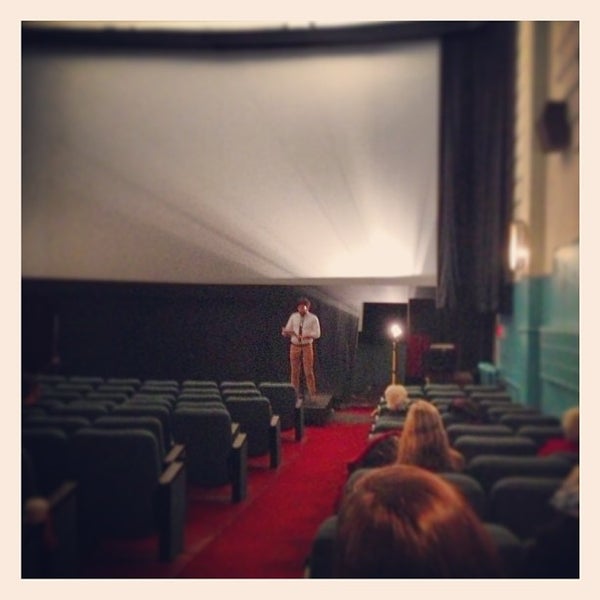 12/12/2012 tarihinde Nikin N.ziyaretçi tarafından Revue Cinema'de çekilen fotoğraf