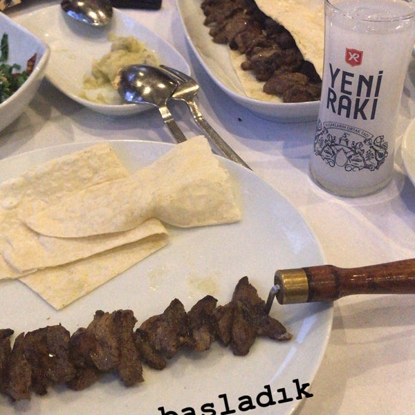 Das Foto wurde bei Ataköy Bahçem Restaurant von Hakan jack am 12/6/2018 aufgenommen