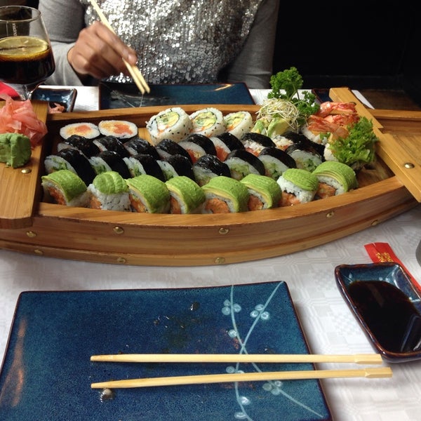 ролл сливочный лосось состав. бао с лососем и сливочным сыром. суши палас. ролл париж. макидзуси роллы.