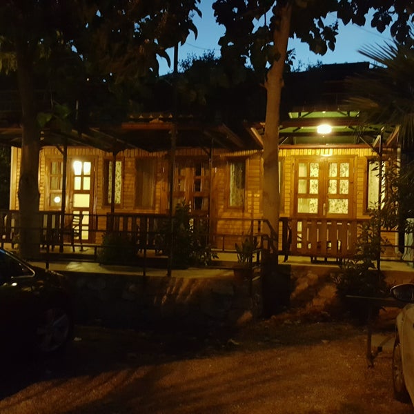 Foto diambil di Selimhan Hotel oleh Yağmurcan P. pada 9/25/2016