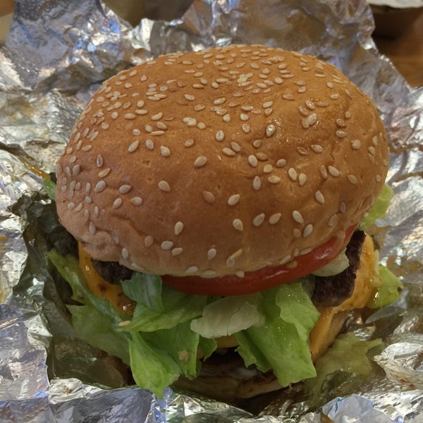 Photo taken at Five Guys by Jaa G. on 1/10/2016