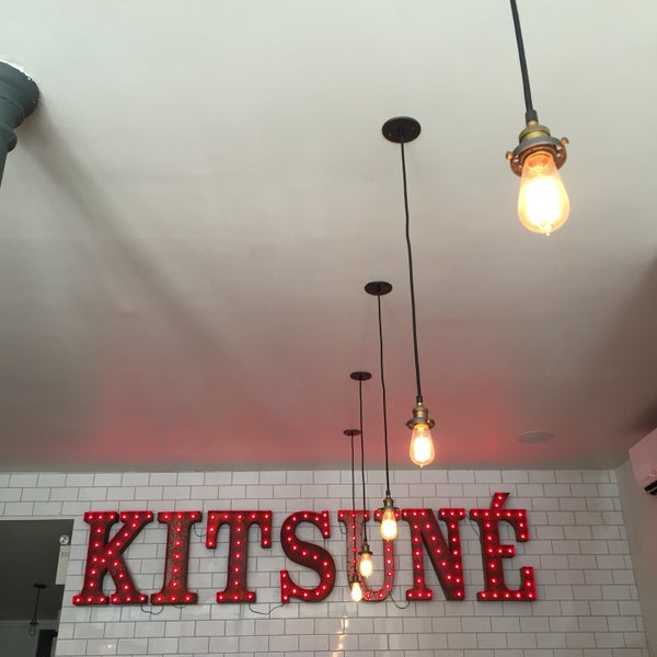 Das Foto wurde bei Kitsuné Espresso Bar Artisanal von Claire G. am 7/27/2016 aufgenommen