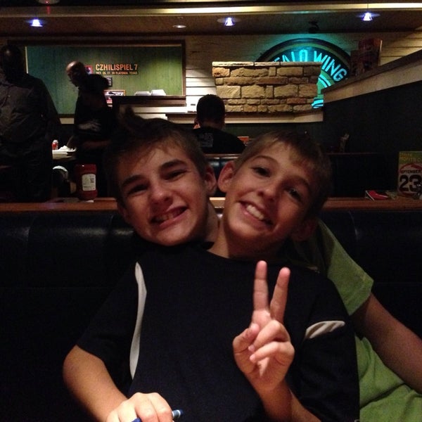Photo taken at Chili&#39;s Grill &amp; Bar by Robin B. on 9/22/2013