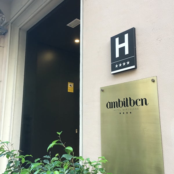 Das Foto wurde bei Hotel Àmbit Barcelona von Lu H. am 9/8/2017 aufgenommen