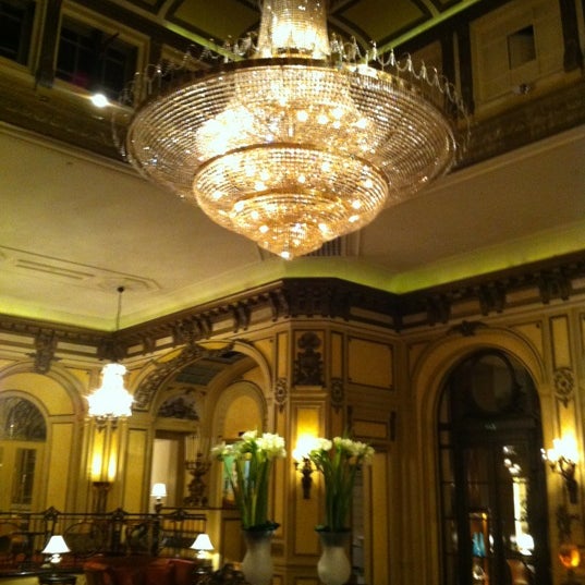 Foto diambil di Le Grand Bar oleh Pieter D. pada 11/5/2012