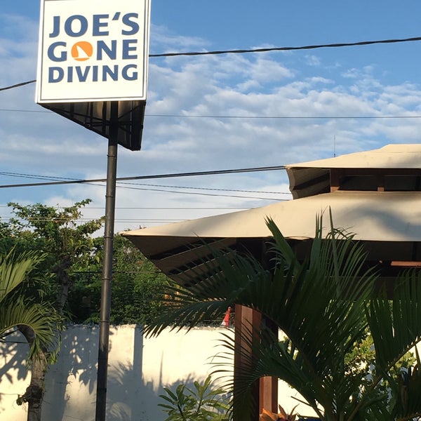 Photo taken at Joe&#39;s gone diving by Aimee &. on 4/30/2016