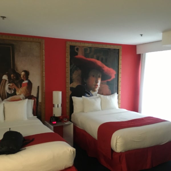 6/10/2016 tarihinde Felix L.ziyaretçi tarafından RED South Beach Hotel'de çekilen fotoğraf