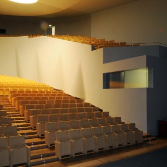 Das Foto wurde bei Teatro Auditorio Revellín von Teatro Auditorio Revellín am 1/20/2014 aufgenommen