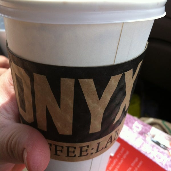 รูปภาพถ่ายที่ Onyx Coffee Lab โดย Angela M. เมื่อ 7/7/2013