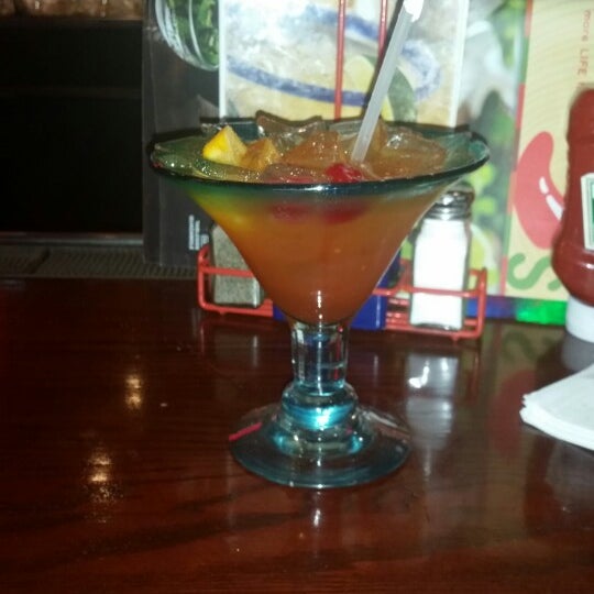 Photo taken at Chili&#39;s Grill &amp; Bar by Margaux S. on 5/24/2014