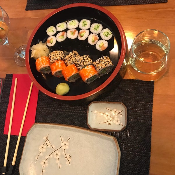 Foto diambil di Sushi Inn oleh hp pada 7/2/2018