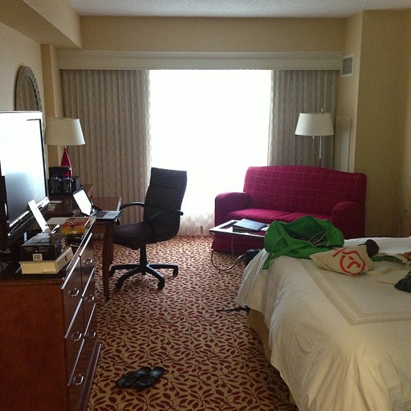 Снимок сделан в Mystic Marriott Hotel &amp; Spa пользователем William L. 9/1/2013