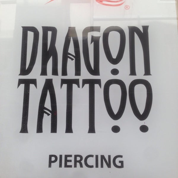 7/17/2015 tarihinde Ersun Ş.ziyaretçi tarafından Dragon Tattoo Piercing &amp; Permanent Make Up Supply / Studio'de çekilen fotoğraf