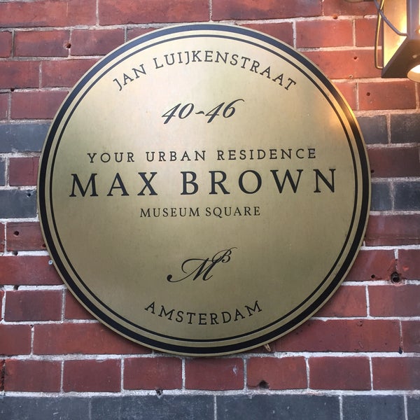 Foto scattata a Max Brown Hotel Museum Square, part of Sircle Collection da Michael S. il 1/23/2018