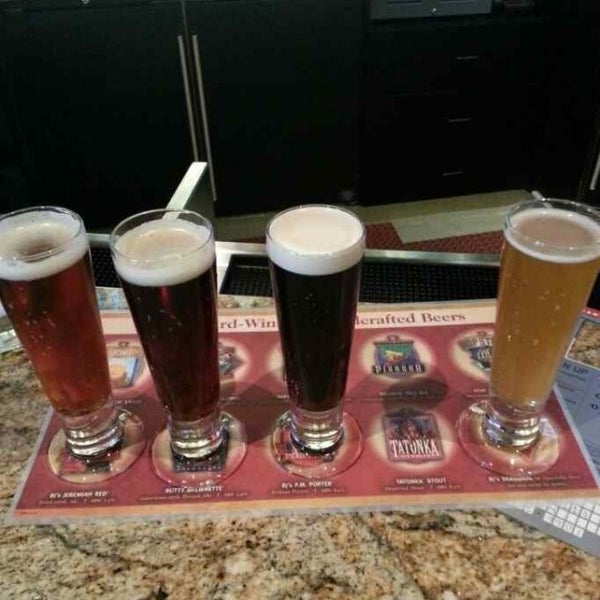 Photo taken at BJ&#39;s Restaurant &amp; Brewhouse by David M. on 6/17/2013