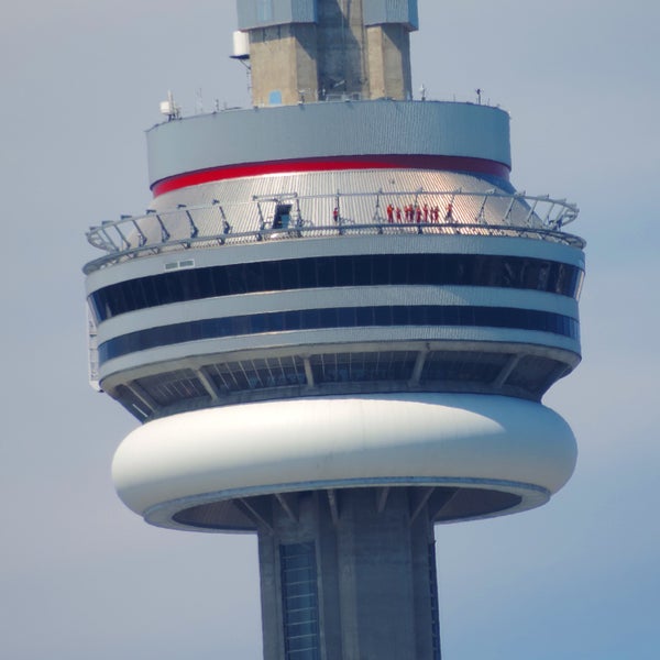 Foto diambil di CN Tower oleh Wez B. pada 8/2/2016
