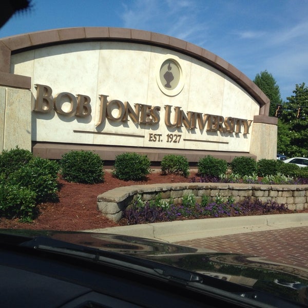 รูปภาพถ่ายที่ Bob Jones University โดย Ronnie F. เมื่อ 5/30/2014