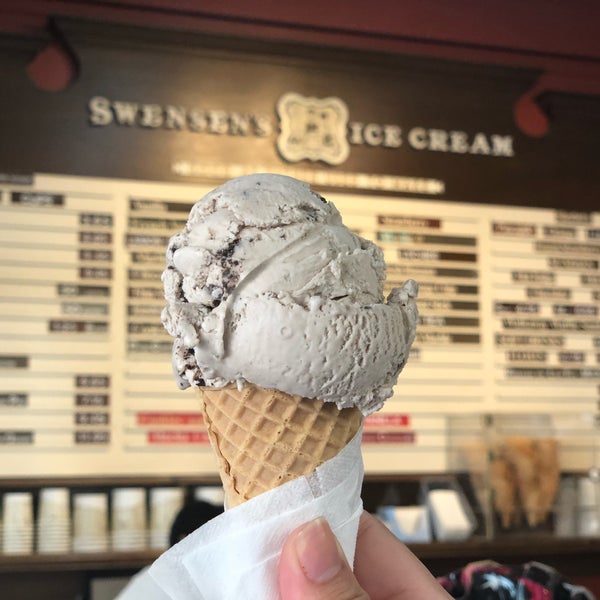 Photo prise au Swensen&#39;s Ice Cream par Kanyanat S. le9/16/2018