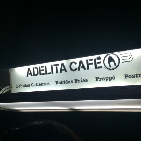 Foto tirada no(a) Adelita Café por Yuri V. em 3/15/2015