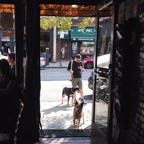 10/19/2014 tarihinde Megan G.ziyaretçi tarafından Naidre&#39;s Cafe &amp; Bakery'de çekilen fotoğraf