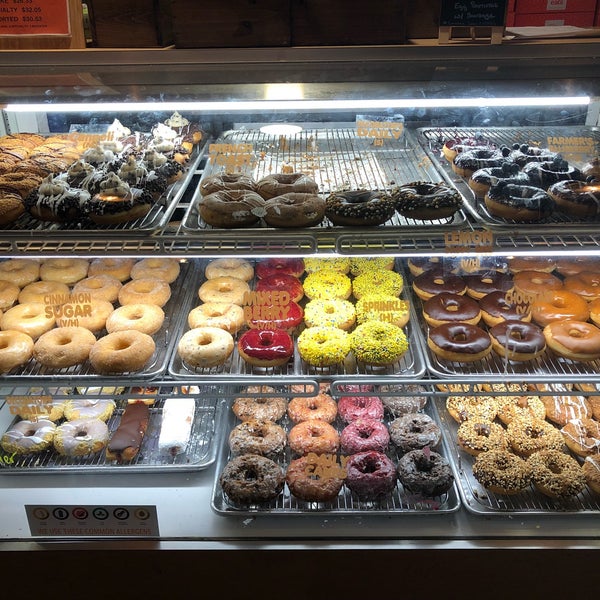 5/8/2018에 Lee H.님이 Sugar Shack Donuts &amp; Coffee에서 찍은 사진