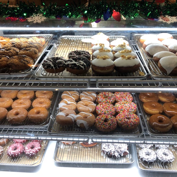 12/18/2018에 Lee H.님이 Sugar Shack Donuts &amp; Coffee에서 찍은 사진