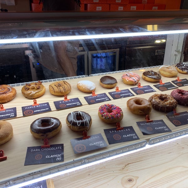 6/5/2019에 Lee H.님이 Sugar Shack Donuts &amp; Coffee에서 찍은 사진