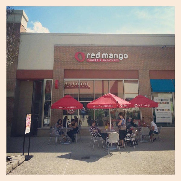 Foto diambil di Red Mango Yogurt and Smoothies oleh Red Mango Yogurt and Smoothies pada 1/21/2014