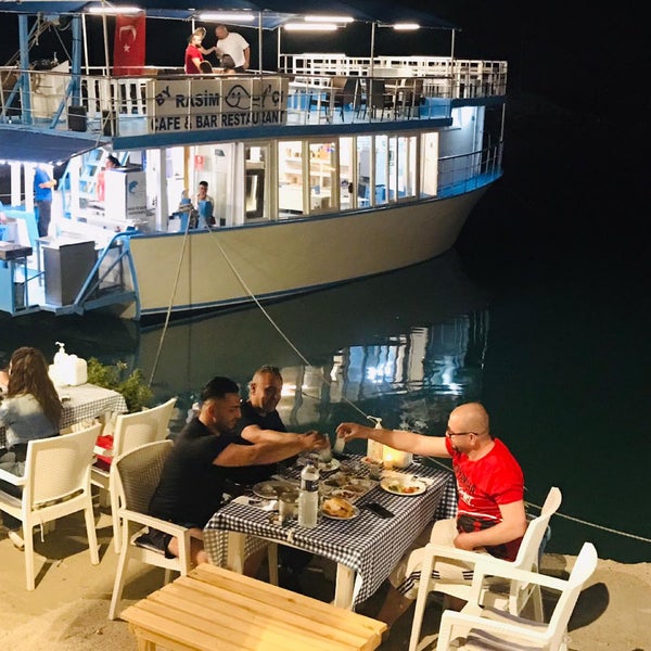 Foto scattata a Liman Restaurant Lounge Club da Benim Adım 👉ismail👈 il 5/21/2022