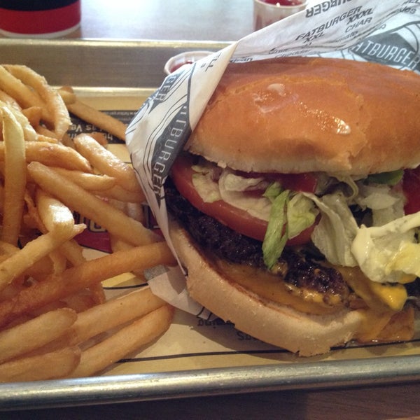 Photo taken at Fatburger by Eric M. on 5/29/2014