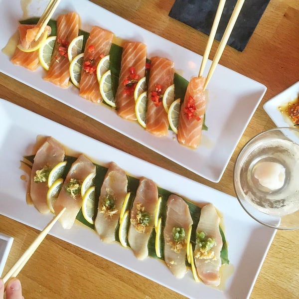 รูปภาพถ่ายที่ Pacific Rim Sushi &amp; Yakitori Lounge โดย Jane K. เมื่อ 9/27/2015