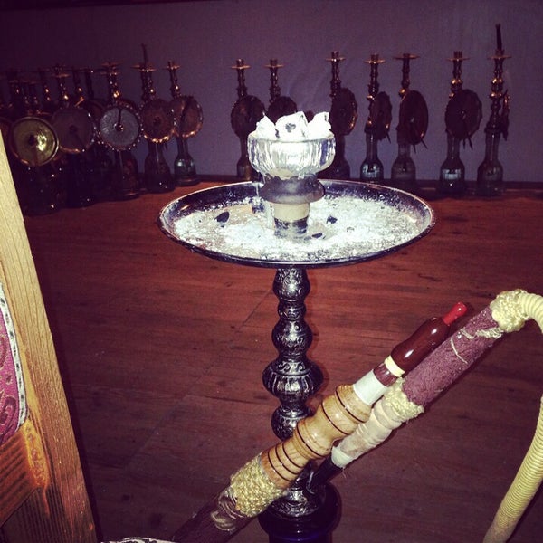 Foto scattata a Ottoman Hookah Lounge da Tolga K. il 6/19/2014