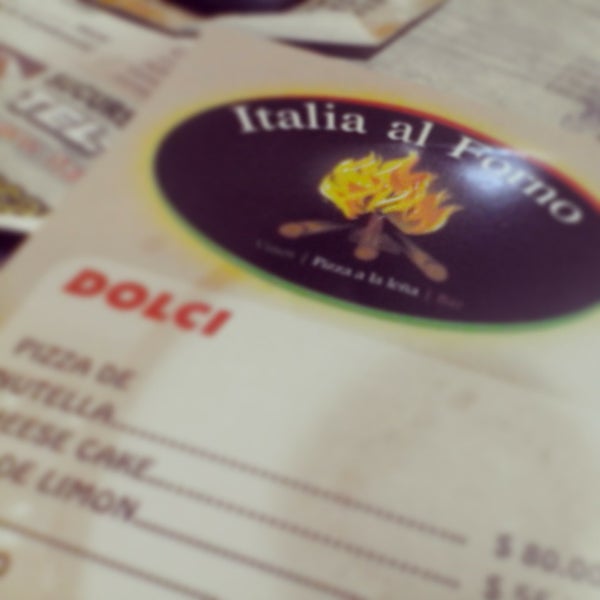 2/13/2014にSofía O.がItalia al Forno (Pizzas a la Leña, Vinos, Bar)で撮った写真
