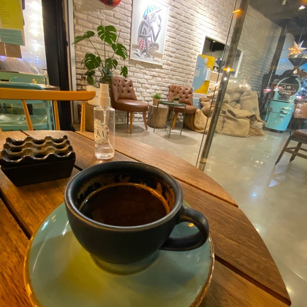 Das Foto wurde bei Poka Coffee Roasters von Нури Ш. am 11/17/2021 aufgenommen