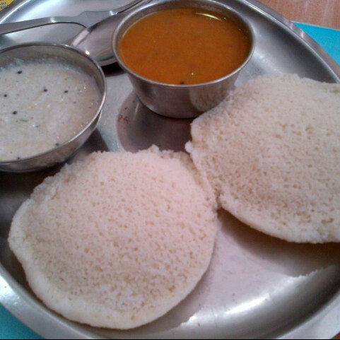 Das Foto wurde bei Branto Indian Vegetarian Restaurant von Edena L. am 11/5/2012 aufgenommen