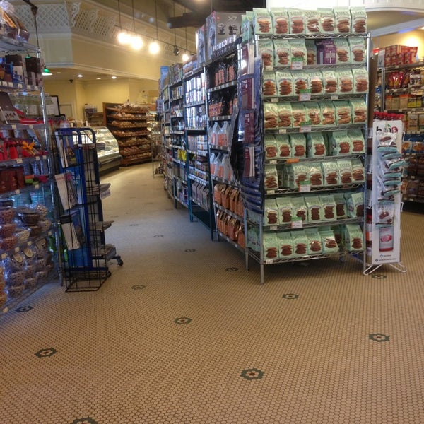 Photo taken at Balducci&#39;s Food Lover&#39;s Market by Thomas N. on 6/27/2013