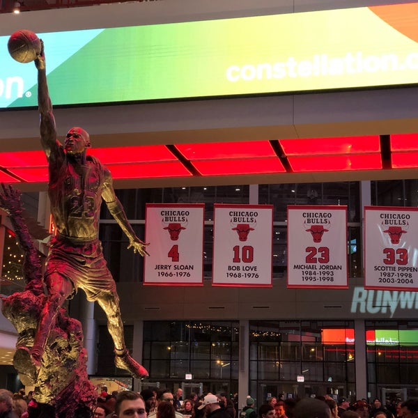 Chicago Bulls Front Office Near West Side 3 tips from 161 visitors