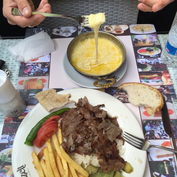 Photo taken at Şazeli Cafe &amp; Nargile by Serhan A. on 5/17/2015