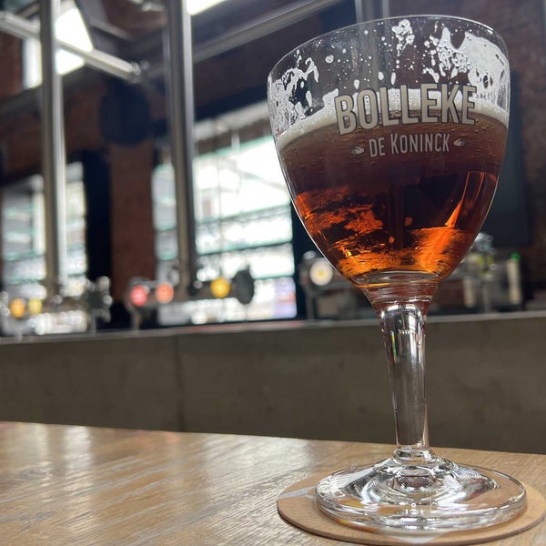 Foto diambil di De Koninck - Antwerp City Brewery oleh Randy W. pada 10/2/2022