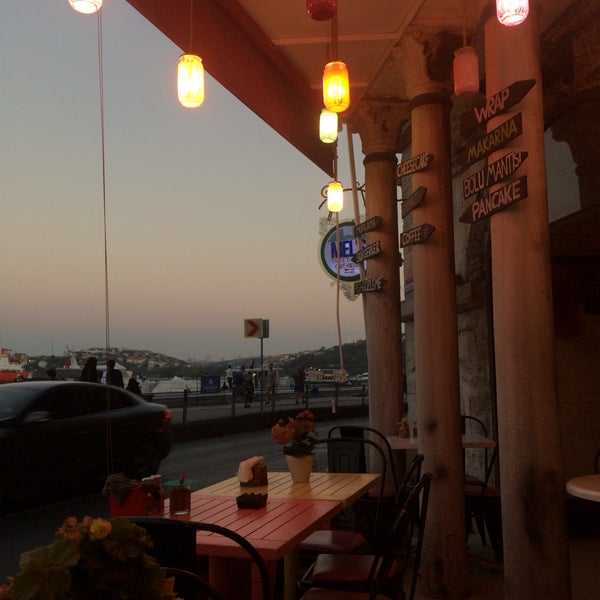 Снимок сделан в MEL&#39;S Cafe&amp;Bistro пользователем Kübra Ç. 8/20/2017